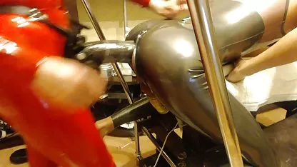 スーパーカヴァネッサをケージが聞にベッド エロ 動画 調教