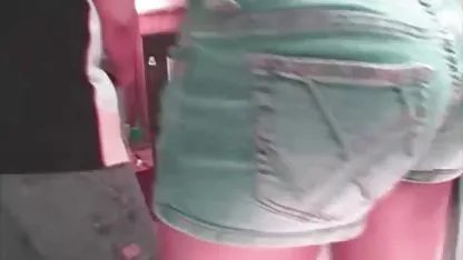 二つのレズビアンのスレーブで実行中の愛人Masturbates 無料 アダルト 動画 サイト