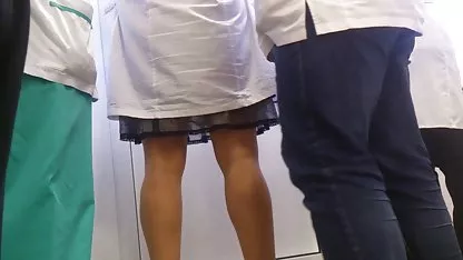 トップレスの女のステージでコンサート akb エロ